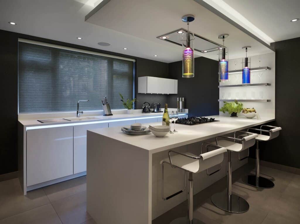 Anjali Patak - 2011 - Designer kitchen in White gloss