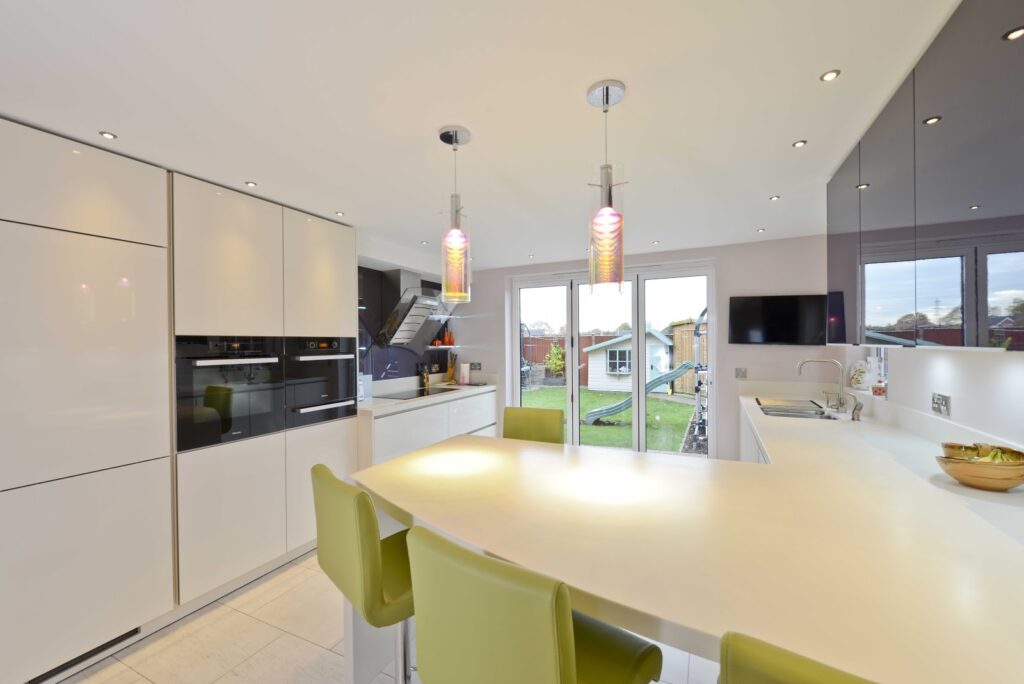 Mr & Mrs Capel - 2012 gloss kitchen