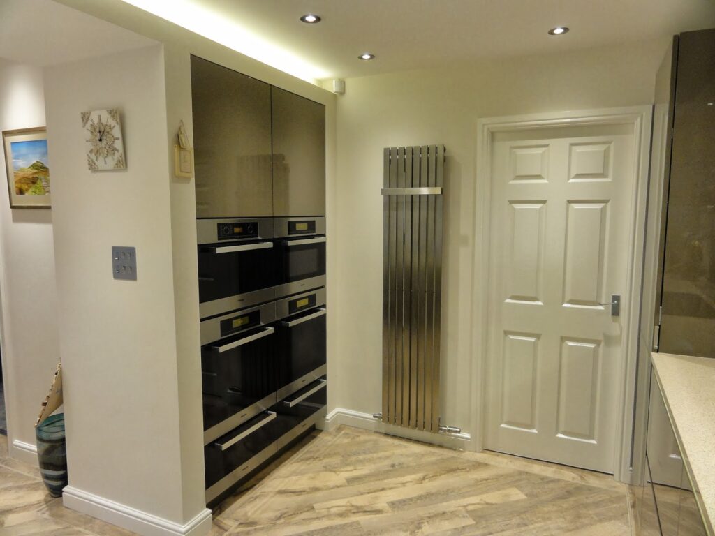 Mr & Mrs Hampson - Beige grey lacquered kitchen