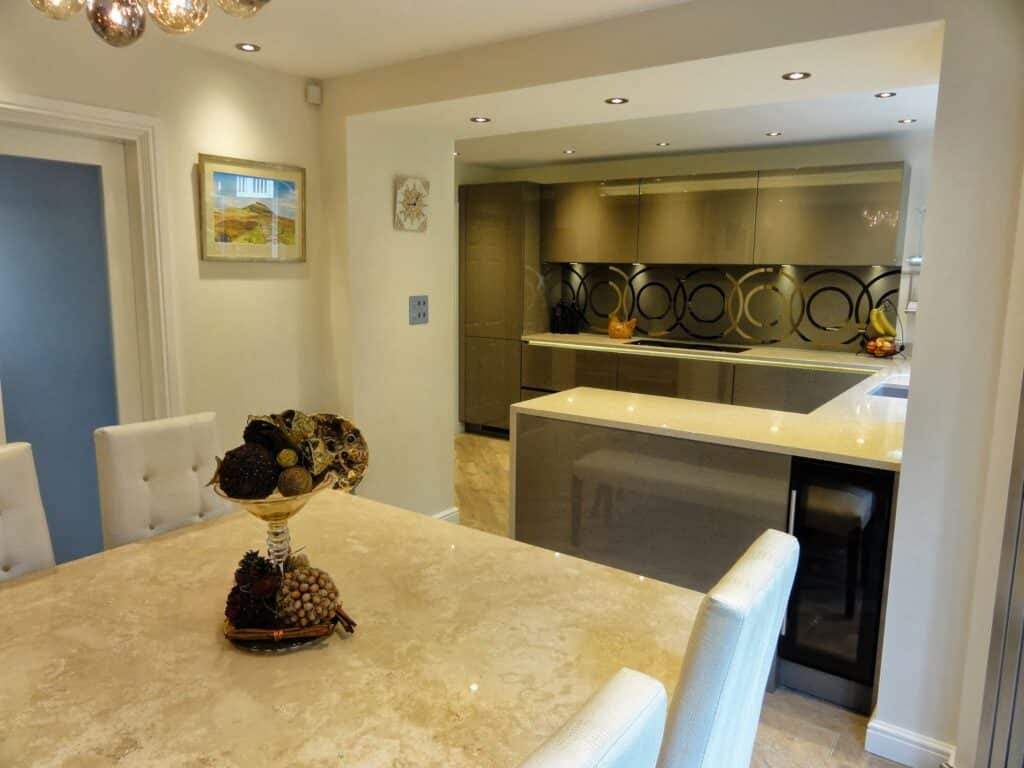 Mr & Mrs Hampson - Beige grey lacquered kitchen