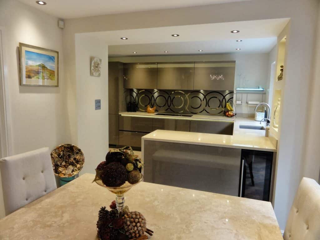 Mr & Mrs Hampson - Beige grey lacquered kitchen