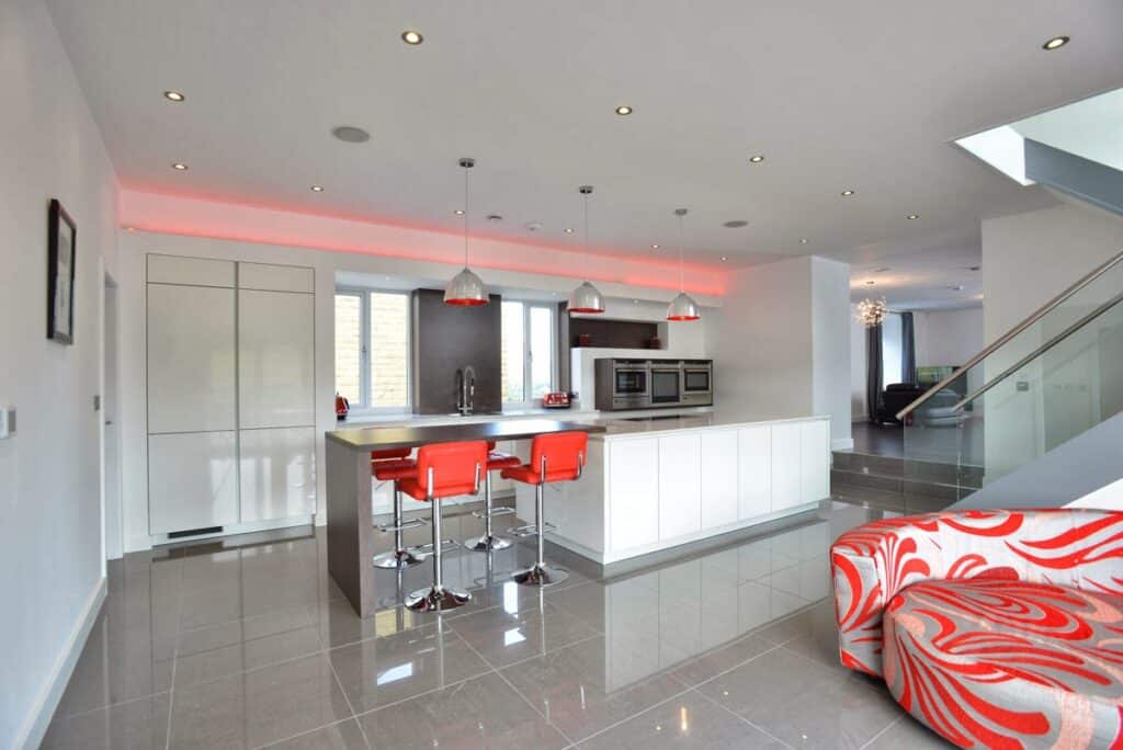 Mr & Mrs Schofield - Gloss kitchen in White high gloss