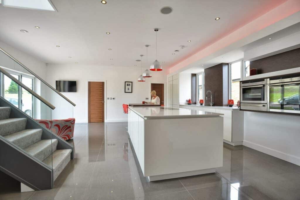 Mr & Mrs Schofield - Gloss kitchen in White high gloss