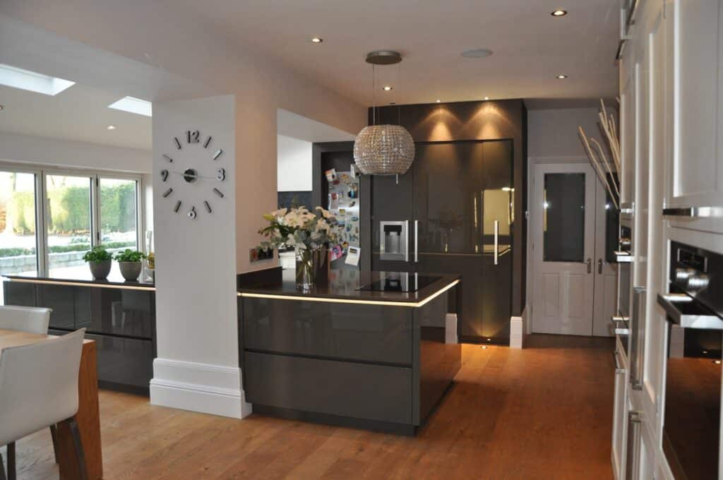 Mr & Mrs Smallwood - Designer Kitchen in Quartz grey gloss lacquer