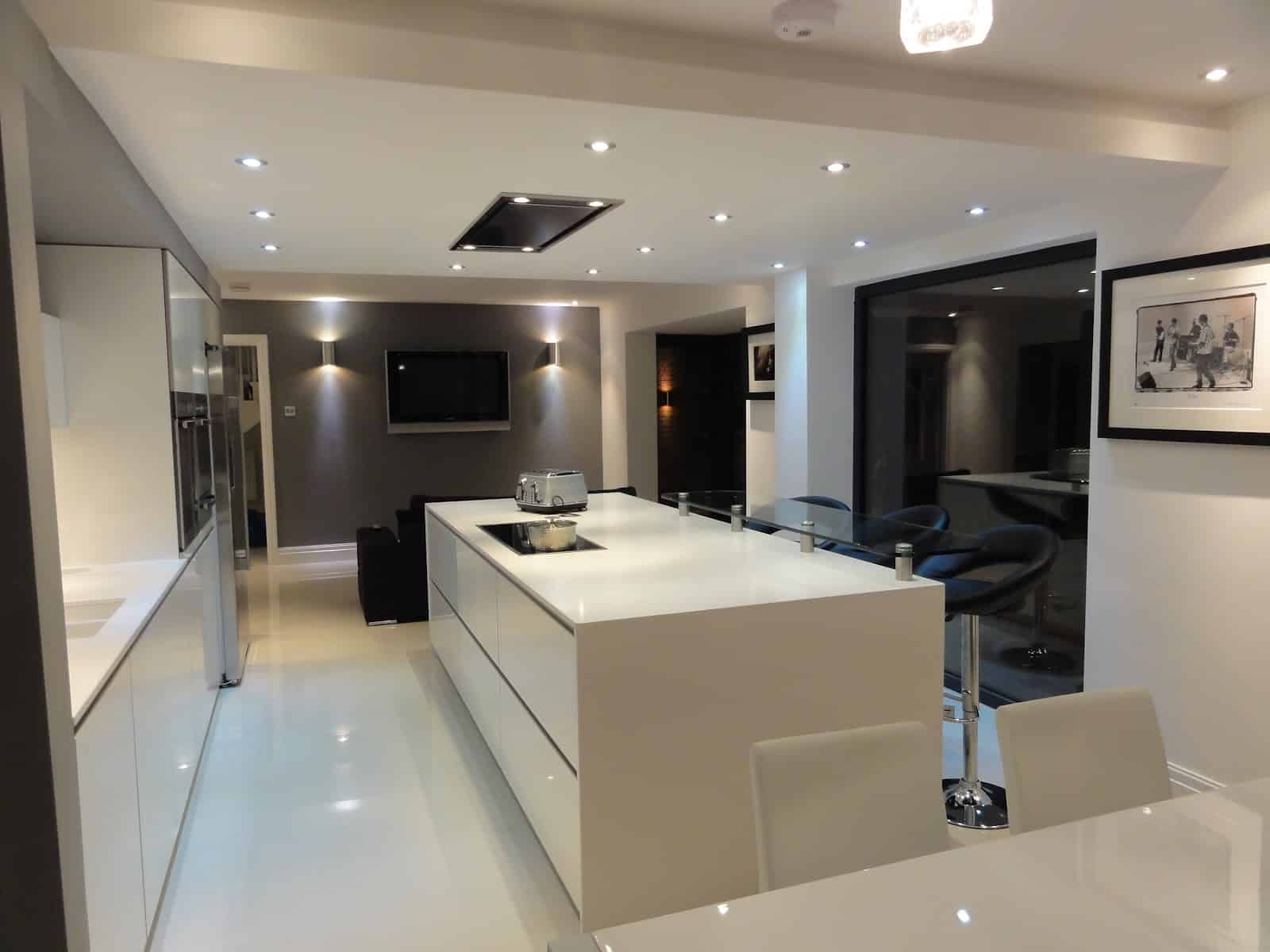 Mr & Mrs Woods - 2011 - Designer kitchen in White gloss